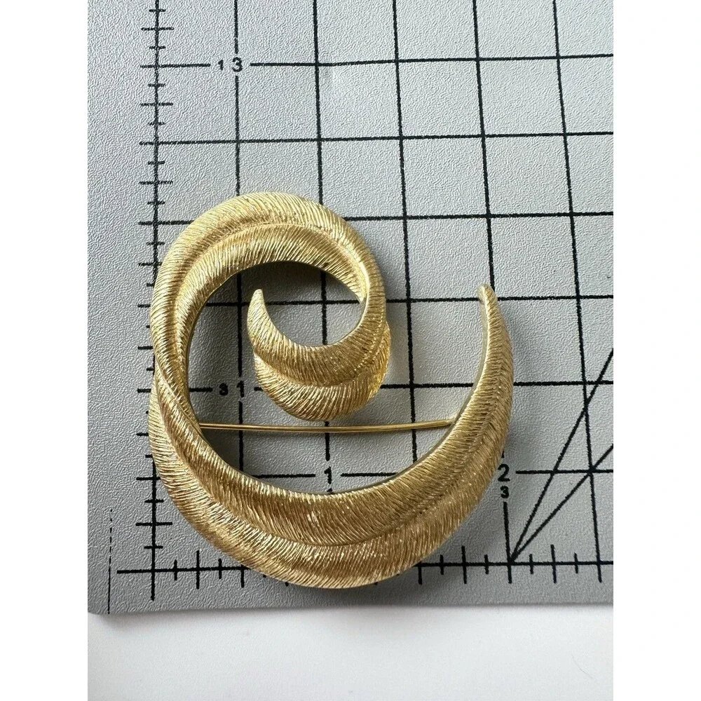 Vintage Gold Tone Leaf Feather Curl Swirl Modern Abstract